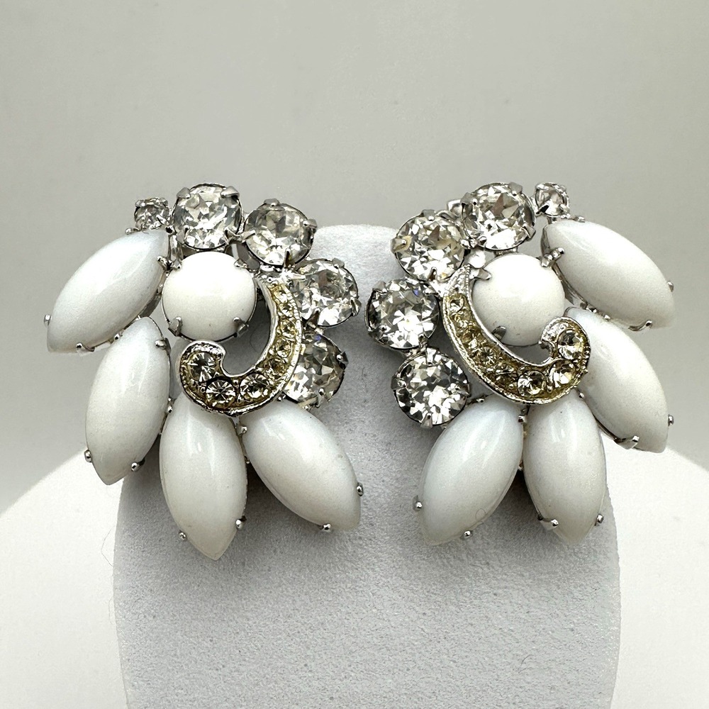 VTG Weiss Earrings White Milk Glass Flower Prong Estate Earrings Clip on Signed